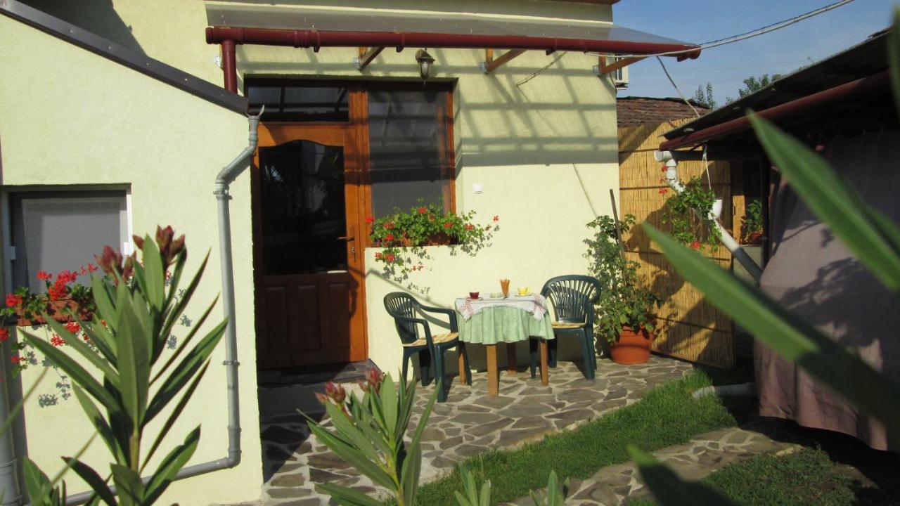 Garden City Apartment - B&B