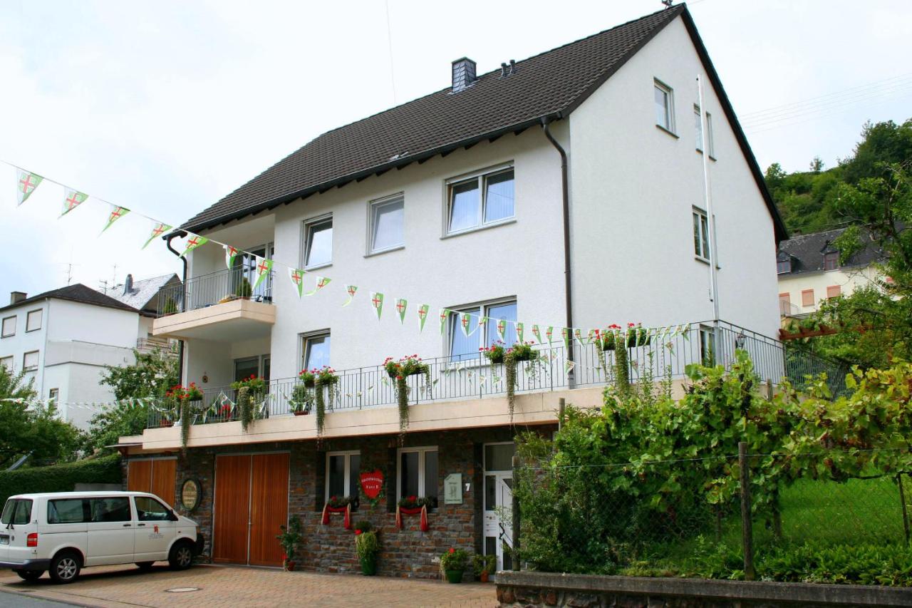 B&B Briedel - Ferienweingut Hensler - Bed and Breakfast Briedel