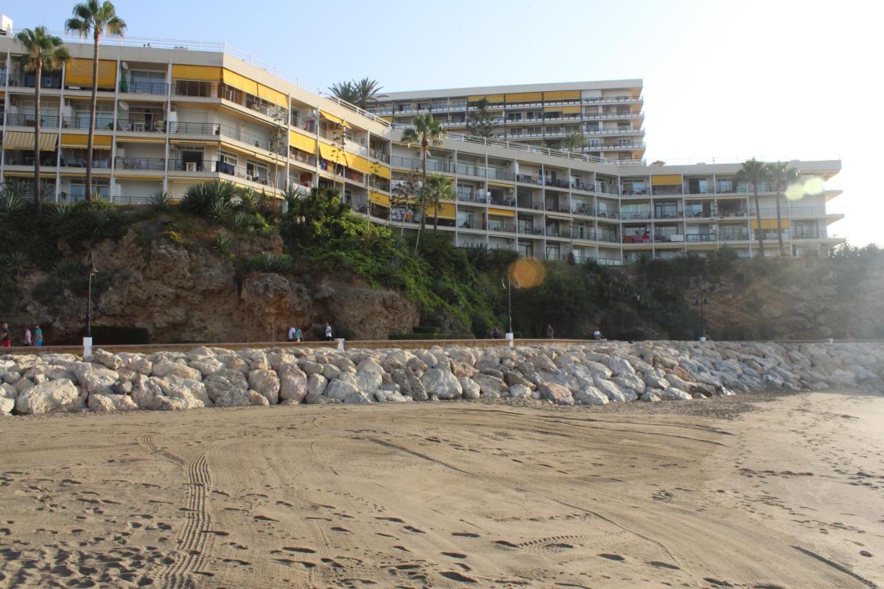 Deluxe Appartement met 3 Slaapkamers en Frontaal Uitzicht op Zee