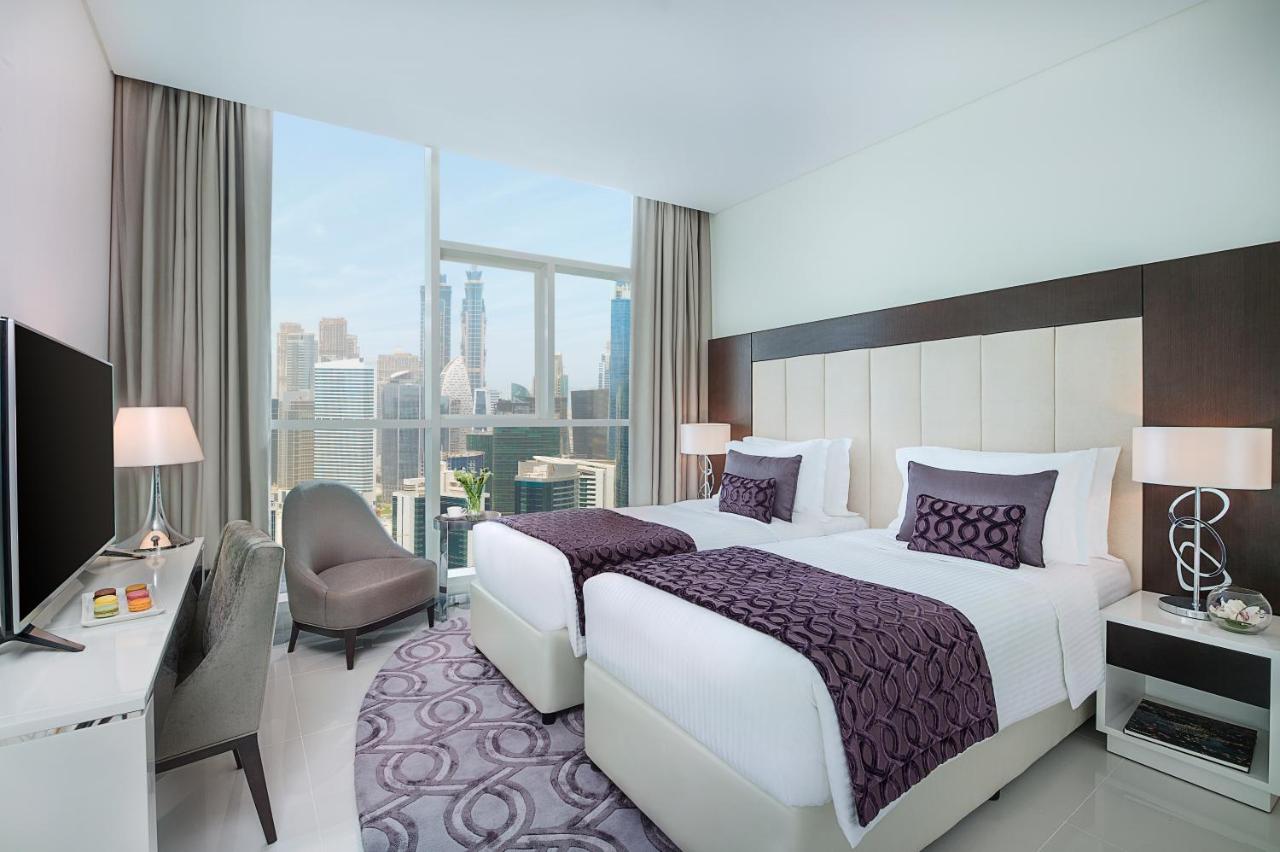 Suite de 2 dormitorios con balcón privado y vistas al Burj Khalifa