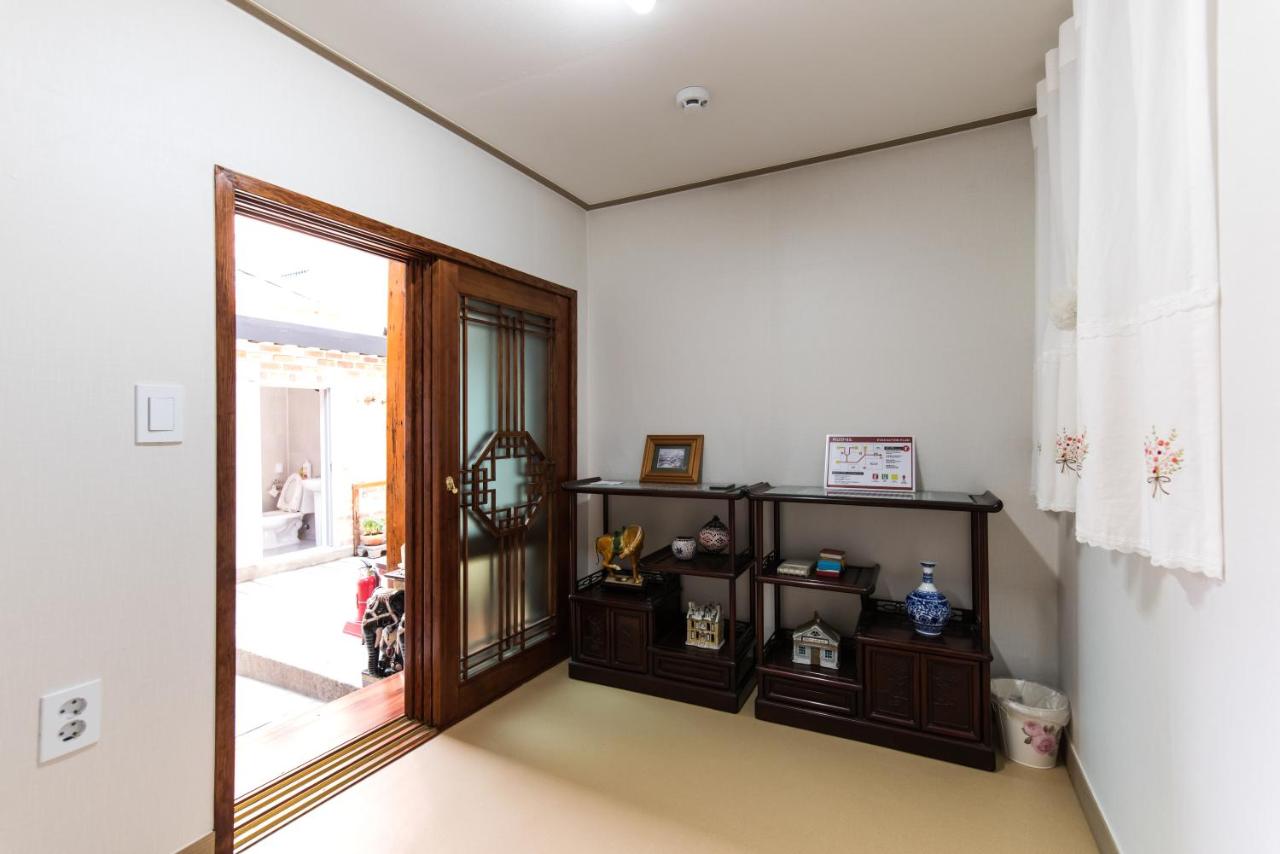 Korean-style Single Room - Private Bathroom located in Garden