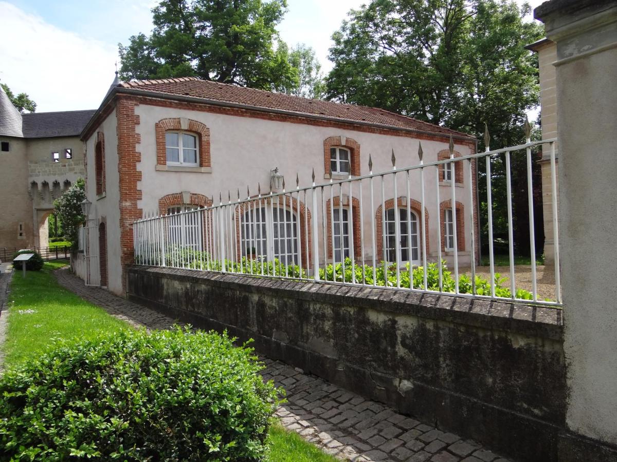 B&B Vic-sur-Seille - Château Mesny Gite Au Fil des Pages - Bed and Breakfast Vic-sur-Seille