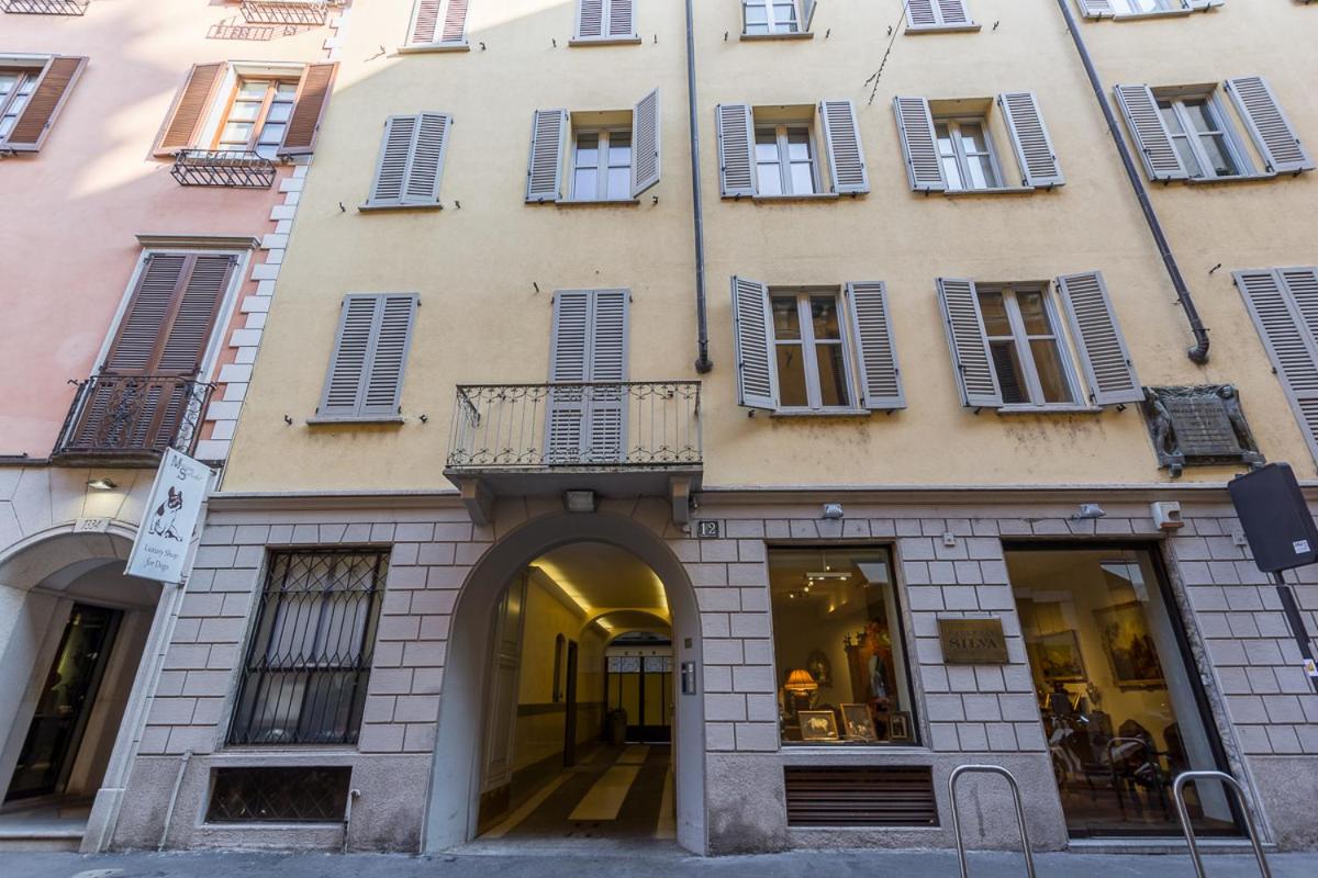 One-Bedroom Apartment - Via Borgospesso 12