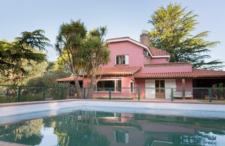 Casa de Campo y Hostería La Masía - B&B