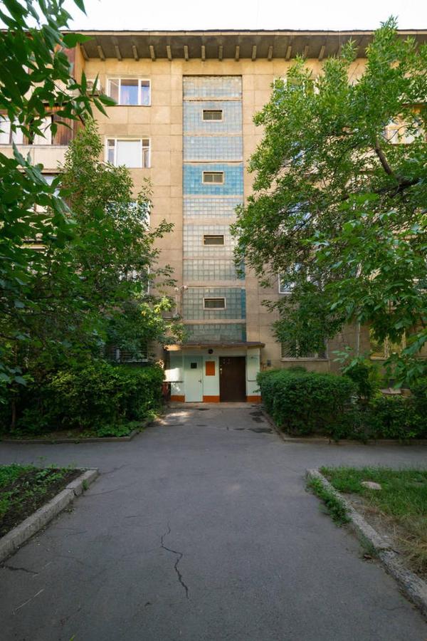 Nadezhda Apartment on Nauryzbay Batyra 37/1 - B&B Almaty
