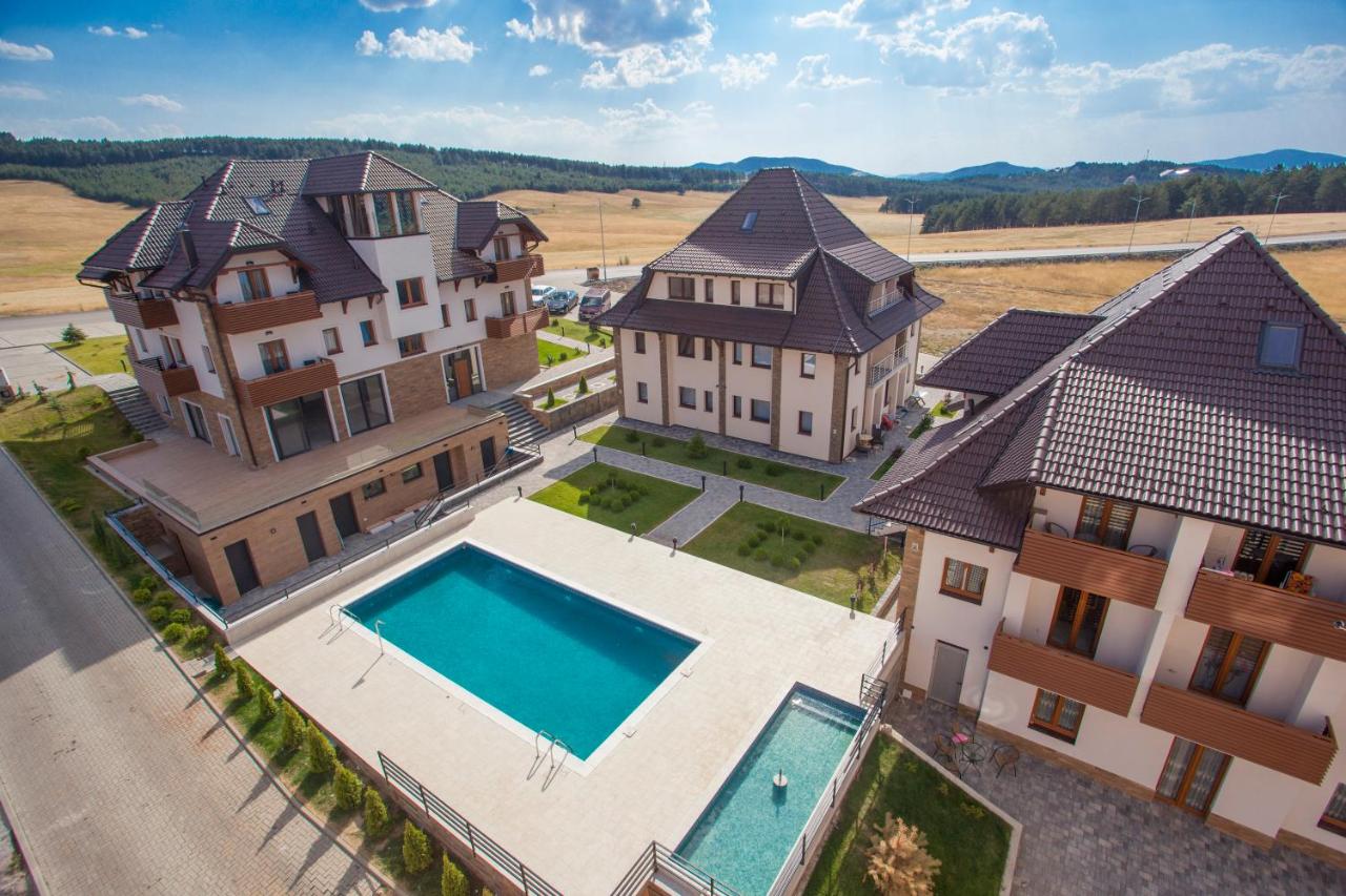 Apartamento con vistas a la piscina