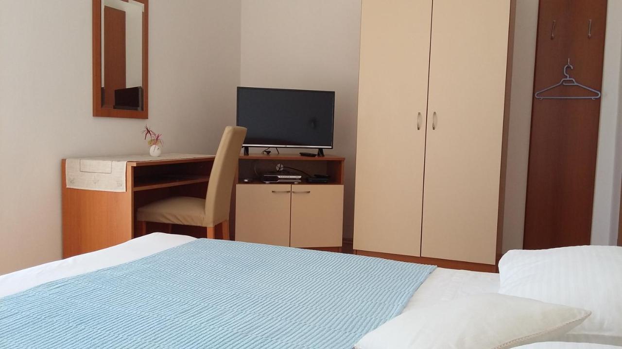 Doppelzimmer mit Balkon und Meerblick