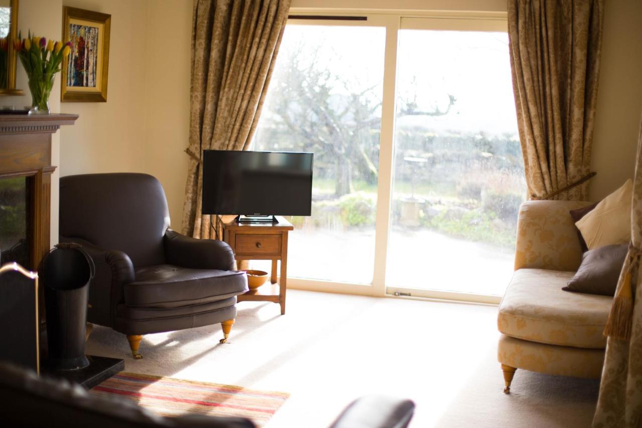 Broomfields Country House - Bed and Breakfast