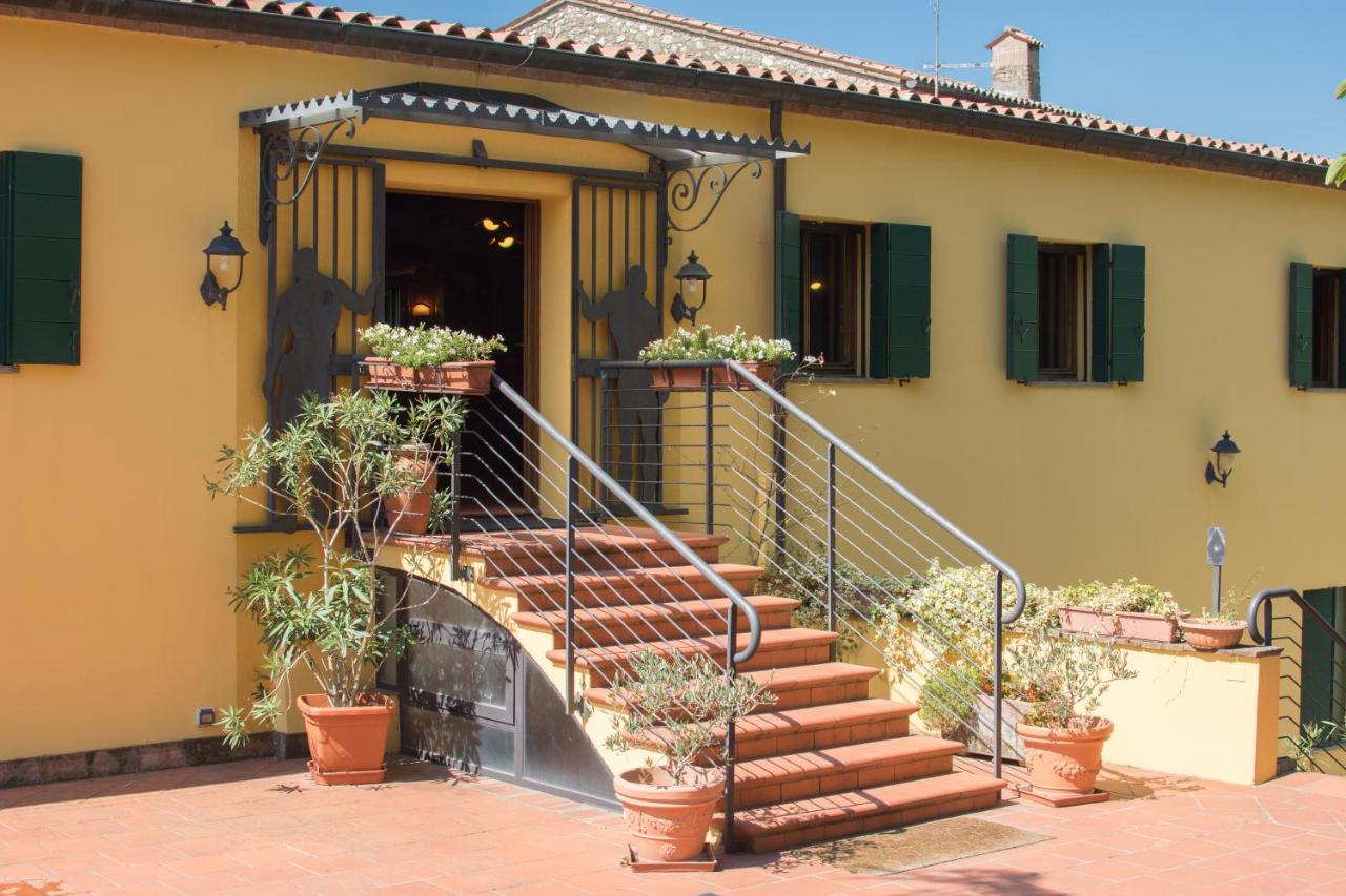 Agriturismo Podere Villa Alessi - Bed and Breakfast