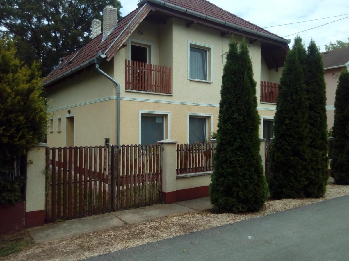 Éva vendégház Guesthouse - Chambres d’hôtes