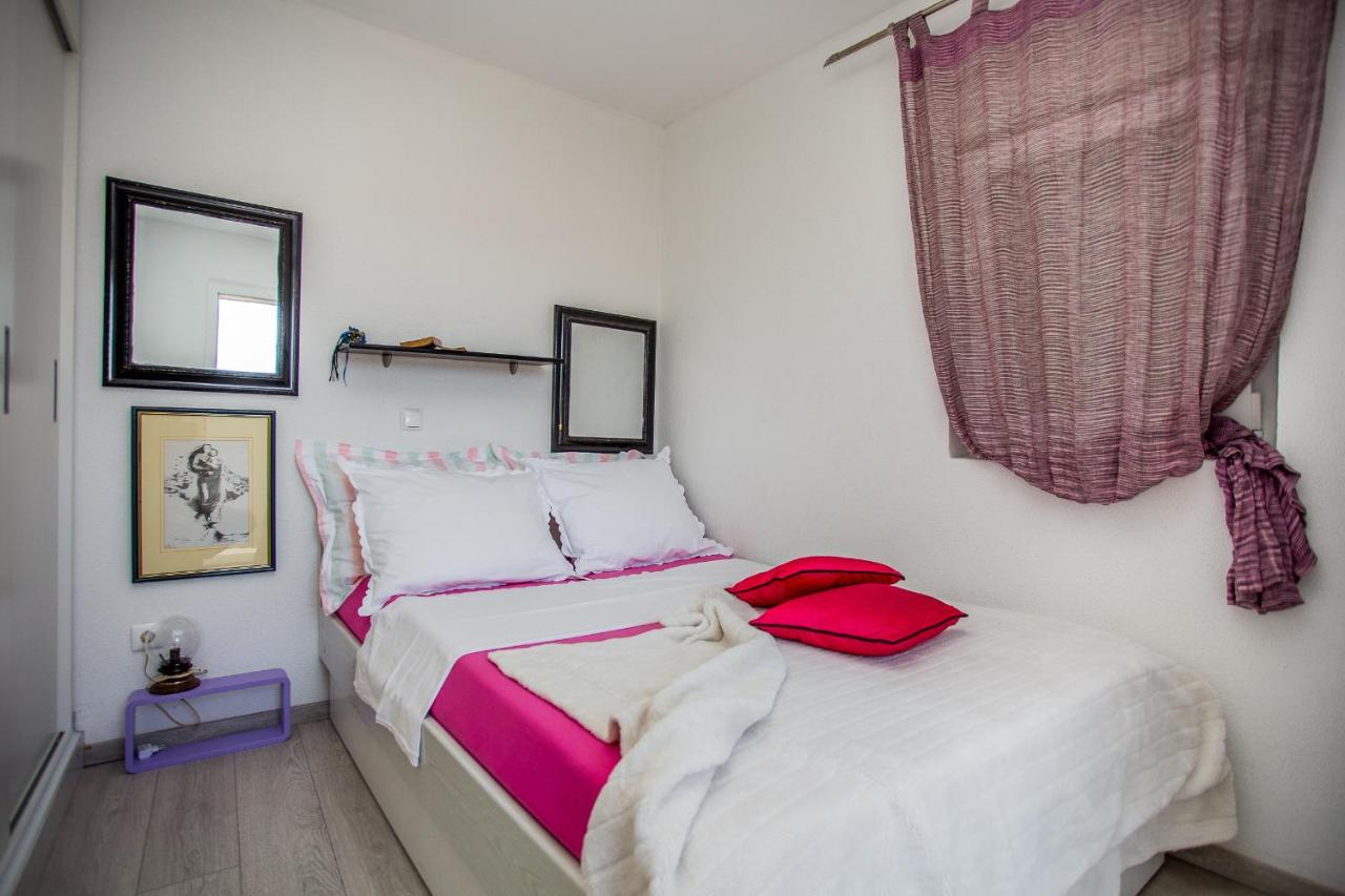 Luxury One-Bedroom Apartment