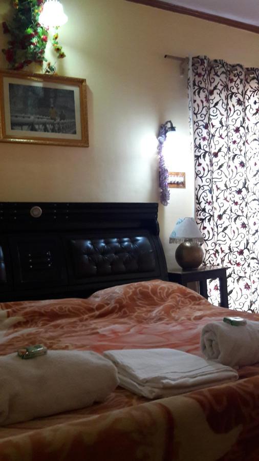 B&B Srinagar - Blooming Dale Hotel - Bed and Breakfast Srinagar