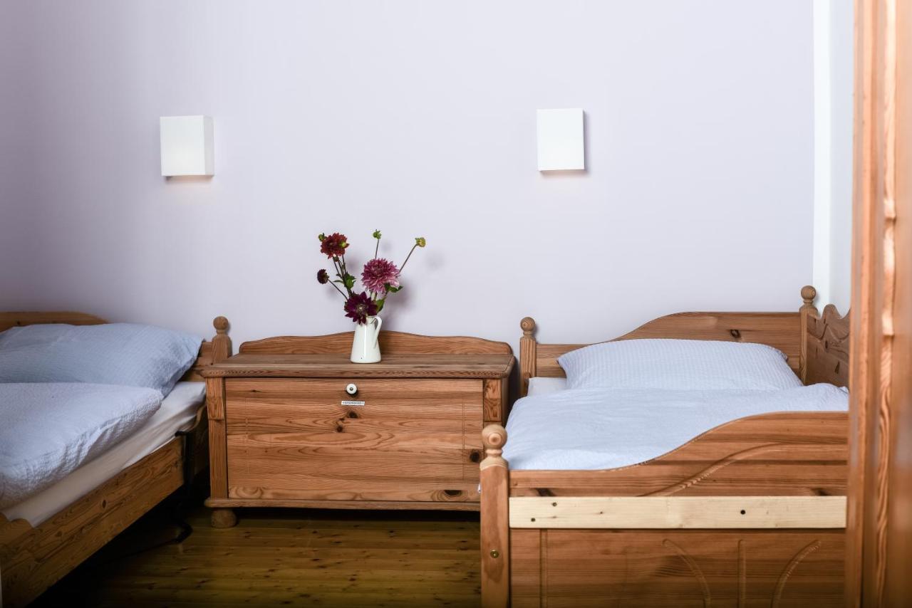 Studio mit zwei Einzelbetten