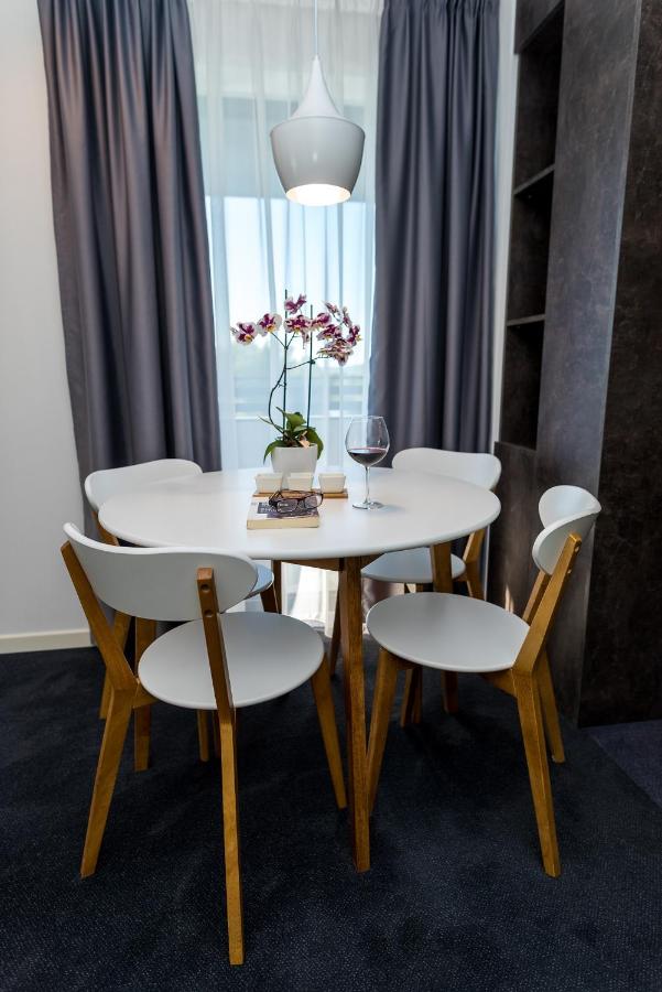 Apartment mit Balkon