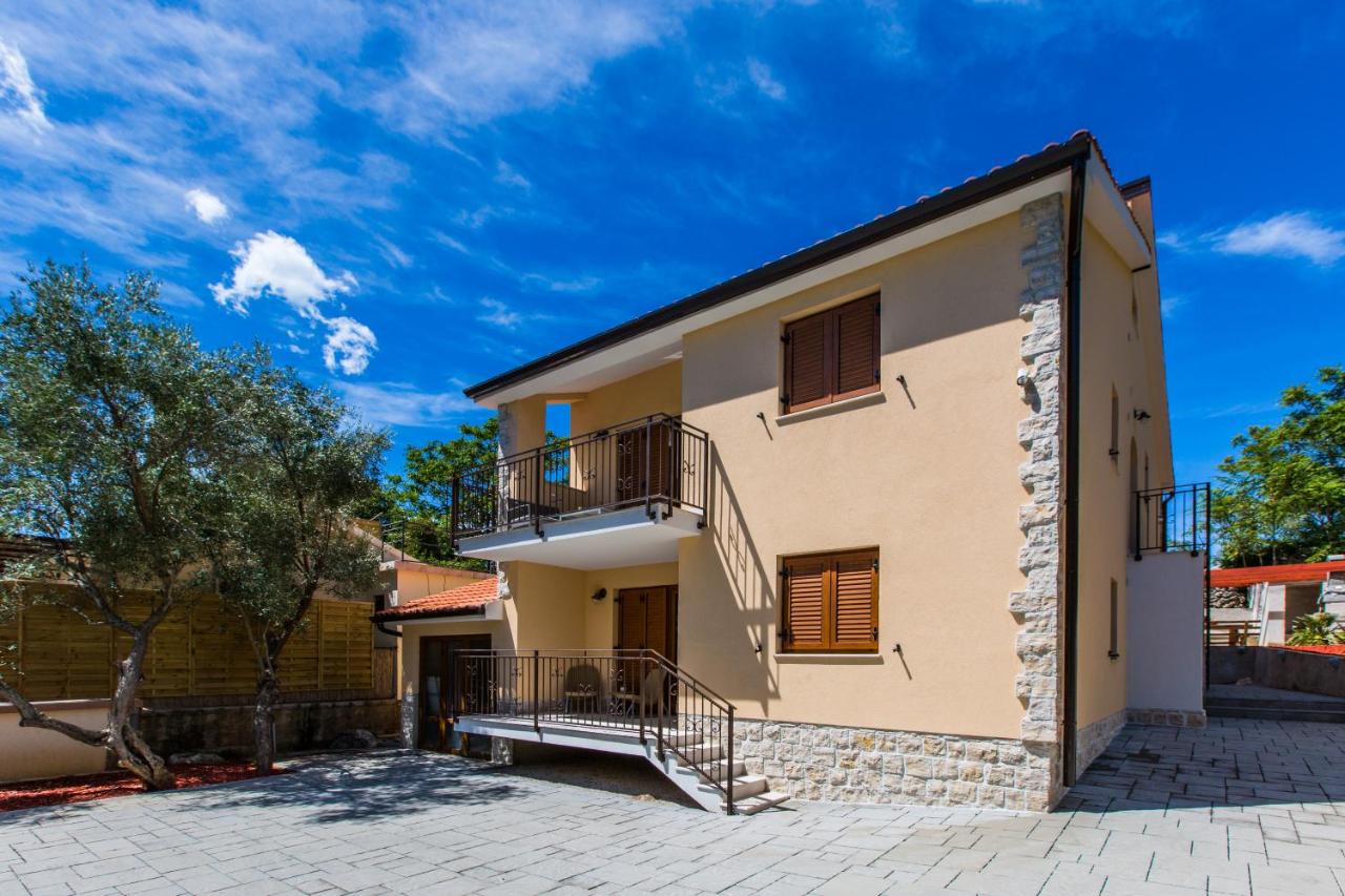 Apartments Villa Diamant with Pool & Whirlpool - B&B