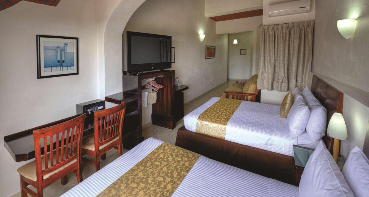 Double Suite with Two Double Beds - Non-Smoking