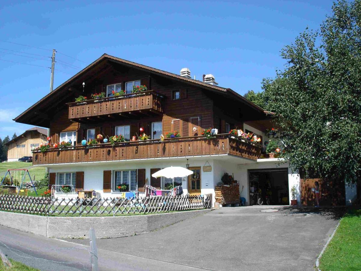 B&B Schwanden - Chalet Sunneschyn - Bed and Breakfast Schwanden