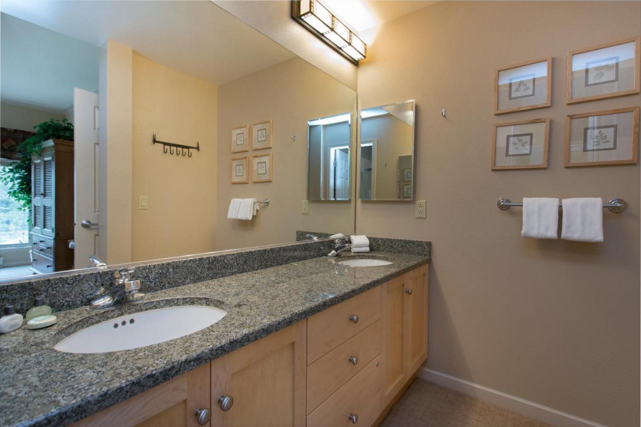 Deluxe Two-Bedroom Townhouse