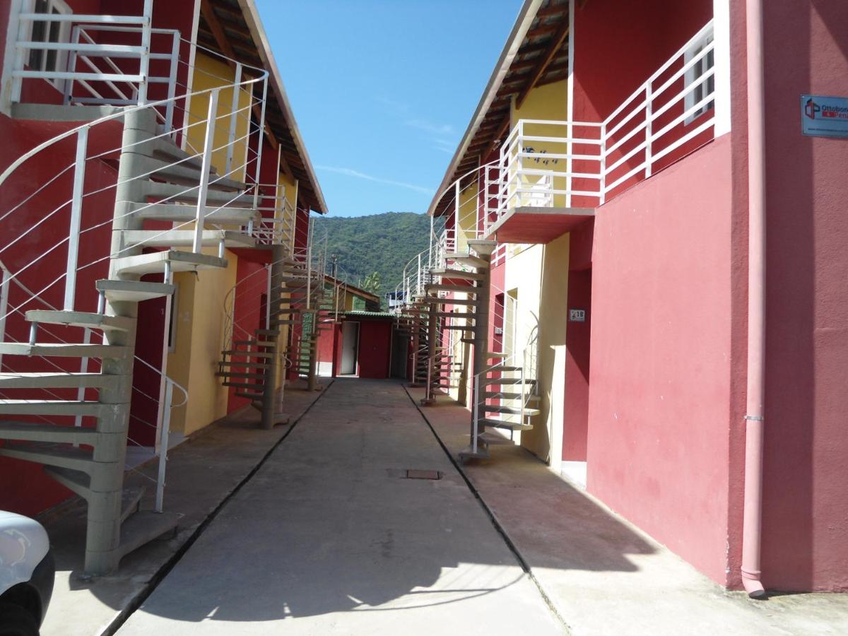 Apartamentos em Maranduba - 50m da praia - B&B Ubatuba