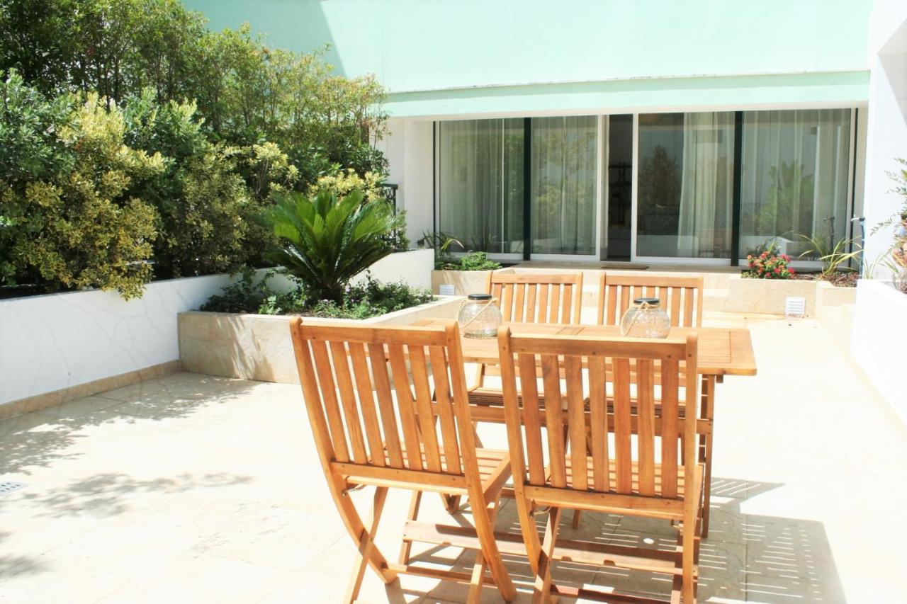 Charming Estoril Apt Beach 5 Min Walk - B&B