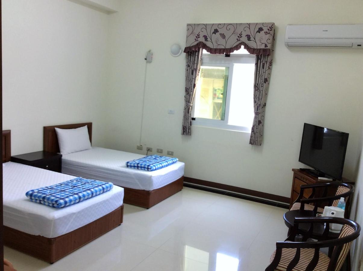 Standard Queen Room