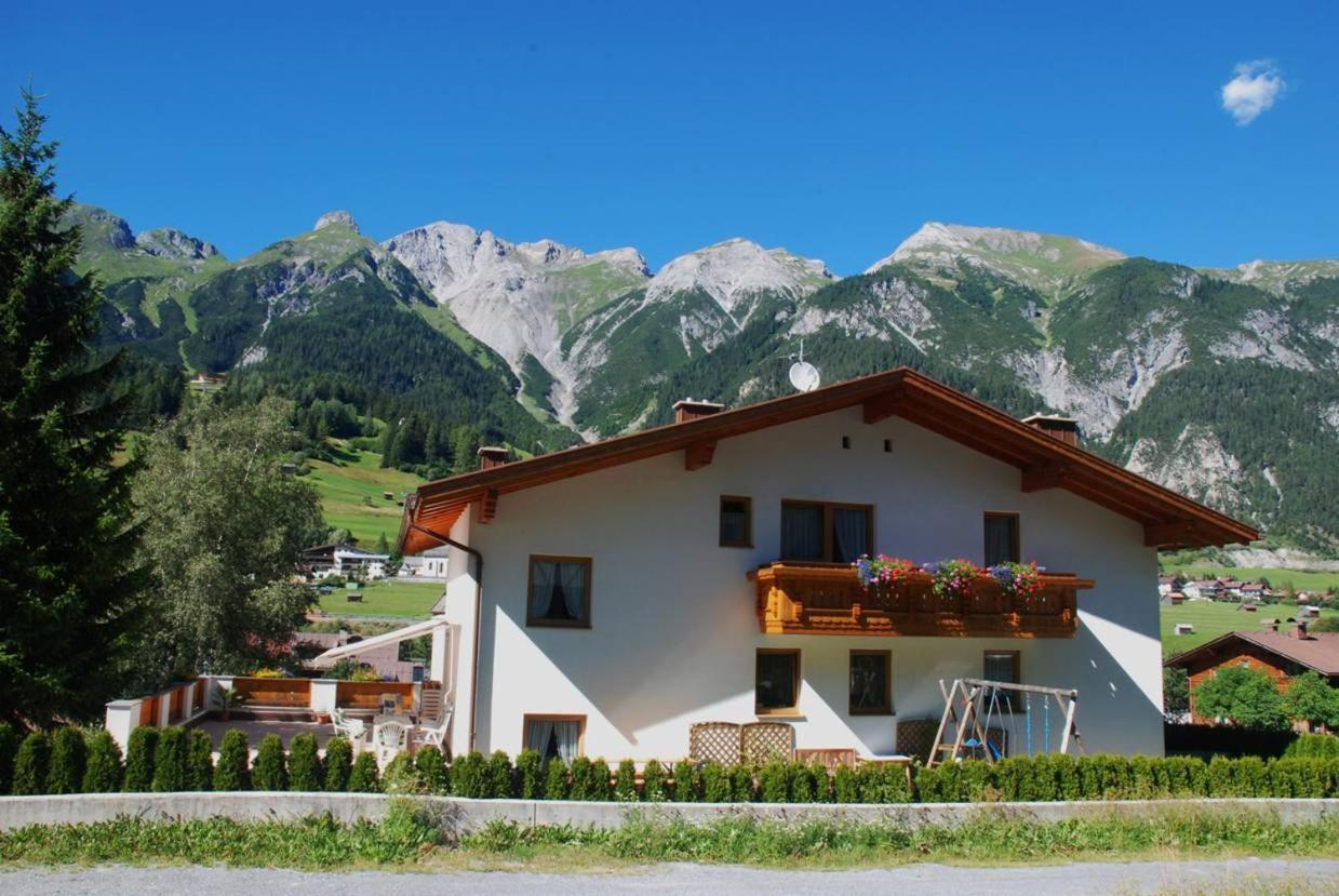 Haus Stark - Ferienwohnung Pettneu