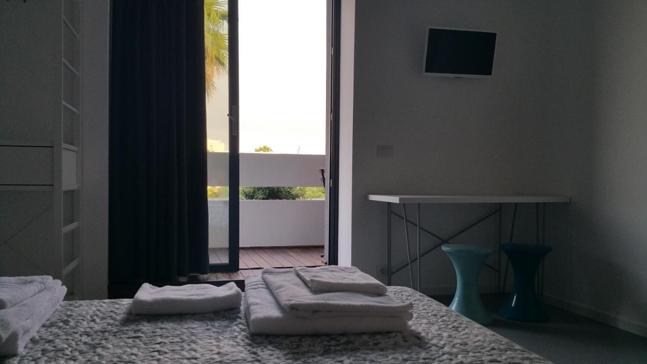 Deluxe Double Room with Balcony and Sea View