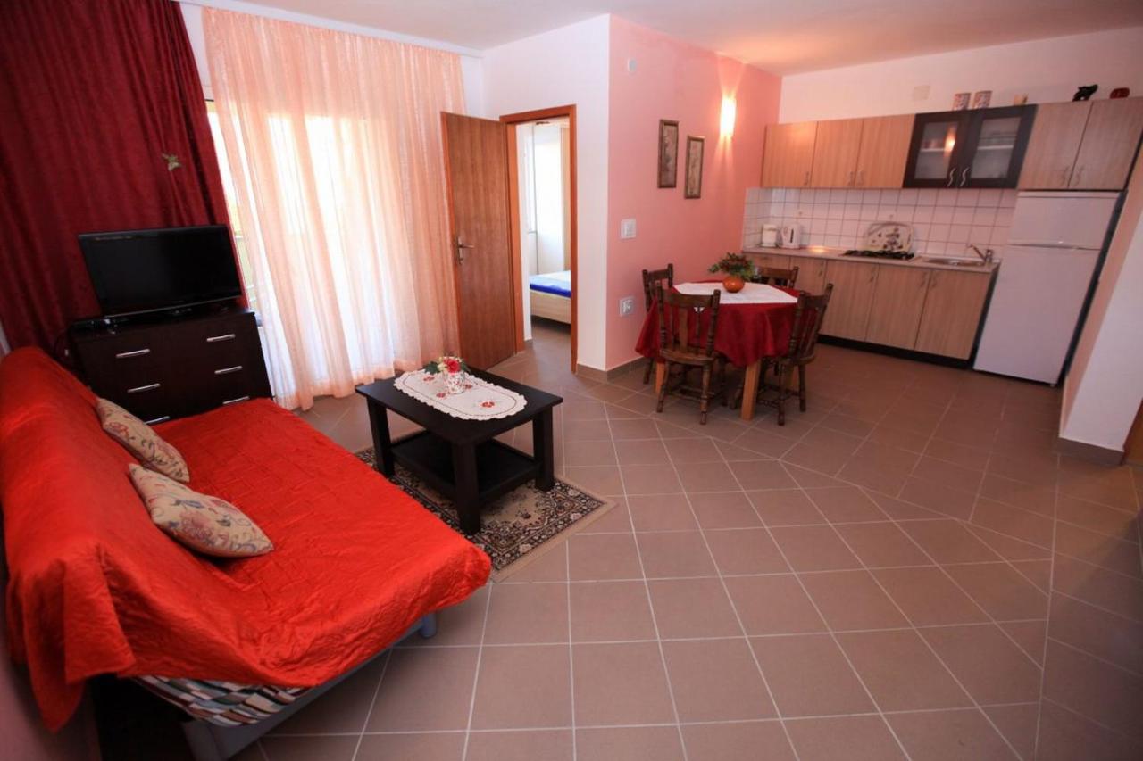 Apartment mit Terrasse