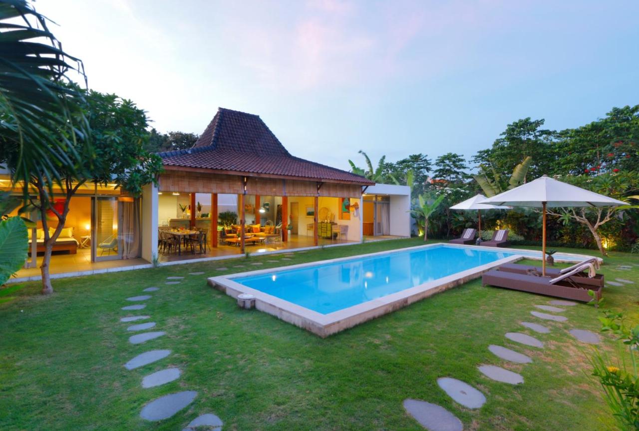 Villa Mitsouko by Optimum Bali Villas - B&B