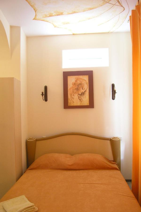 Studio Double Deluxe