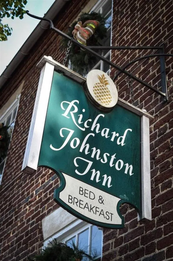 B&B Fredericksburg - The Richard Johnston Inn & 1890 Caroline House - Bed and Breakfast Fredericksburg