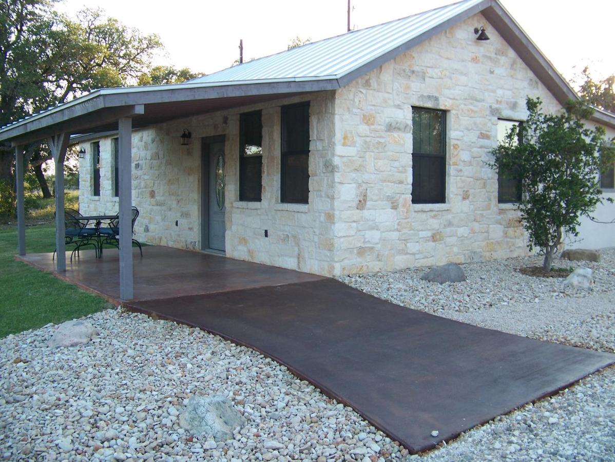 Breezy Hills Cottages - Moonlight Cottage - B&B