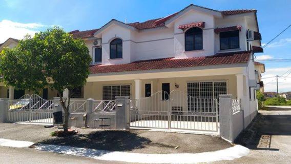 B&B Kampar - J&P Homestays House 1 - Bed and Breakfast Kampar