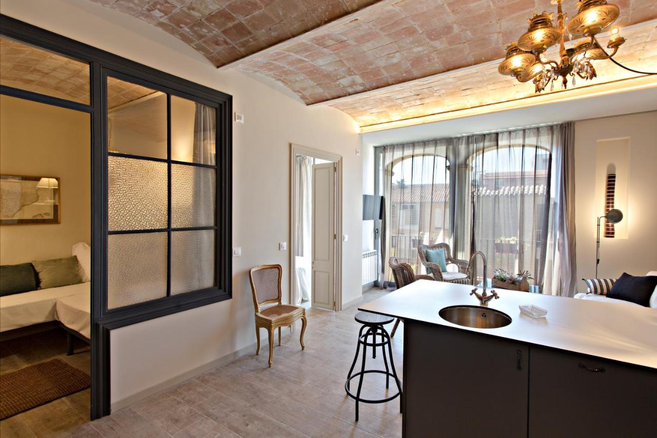 Two-Bedroom Deluxe Apartment with Balcony