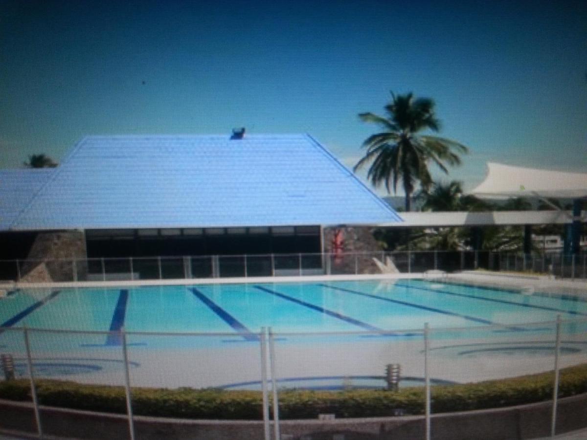 HERMOSA CASAQUINTA FAMILIAR CONDOMINIO CAMPESTRE EL PEÑON Piscina Privada Campo de Golf - Chambres d’hôtes