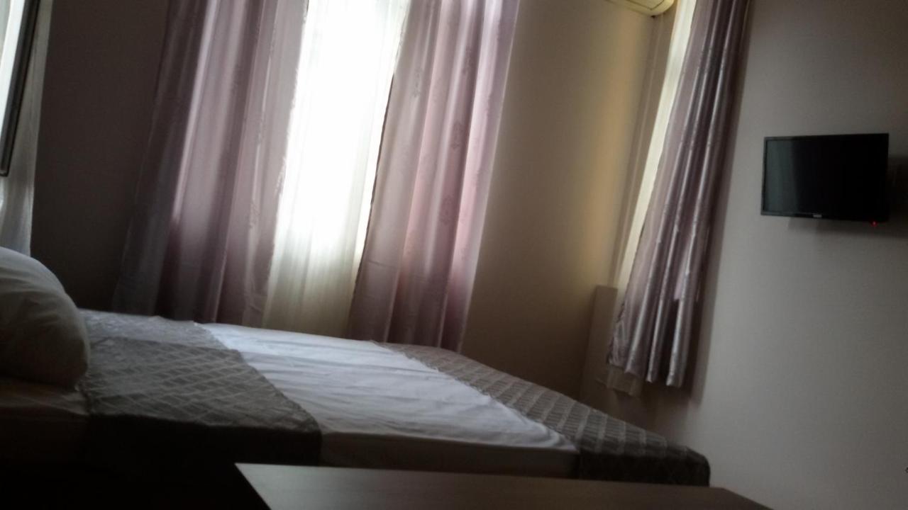 Camera Tripla con Bagno in Comune