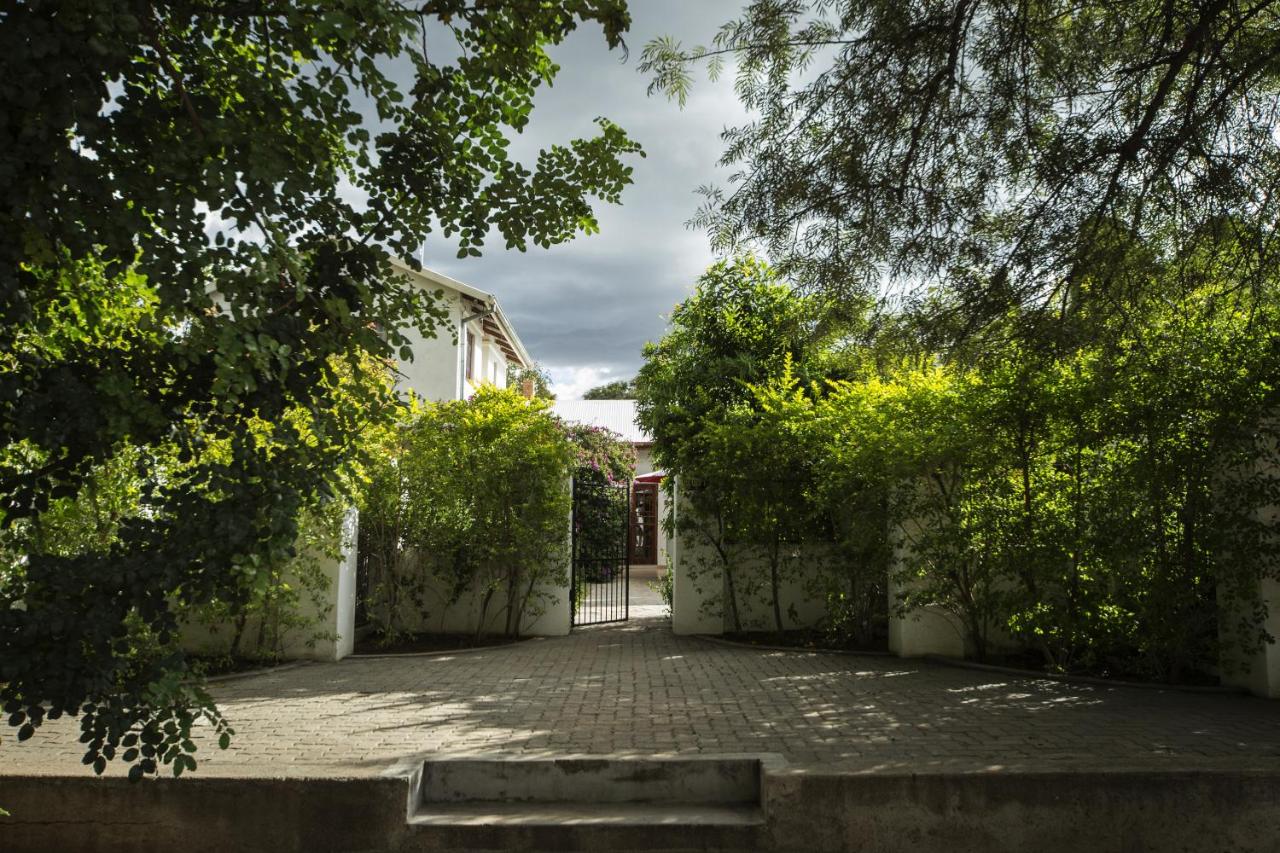 Out of Africa Guesthouse - Chambres d’hôtes Otjiwarongo