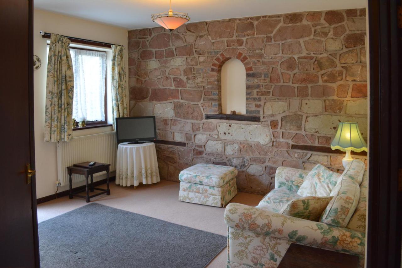 Ground Floor Apartment (Room 10)