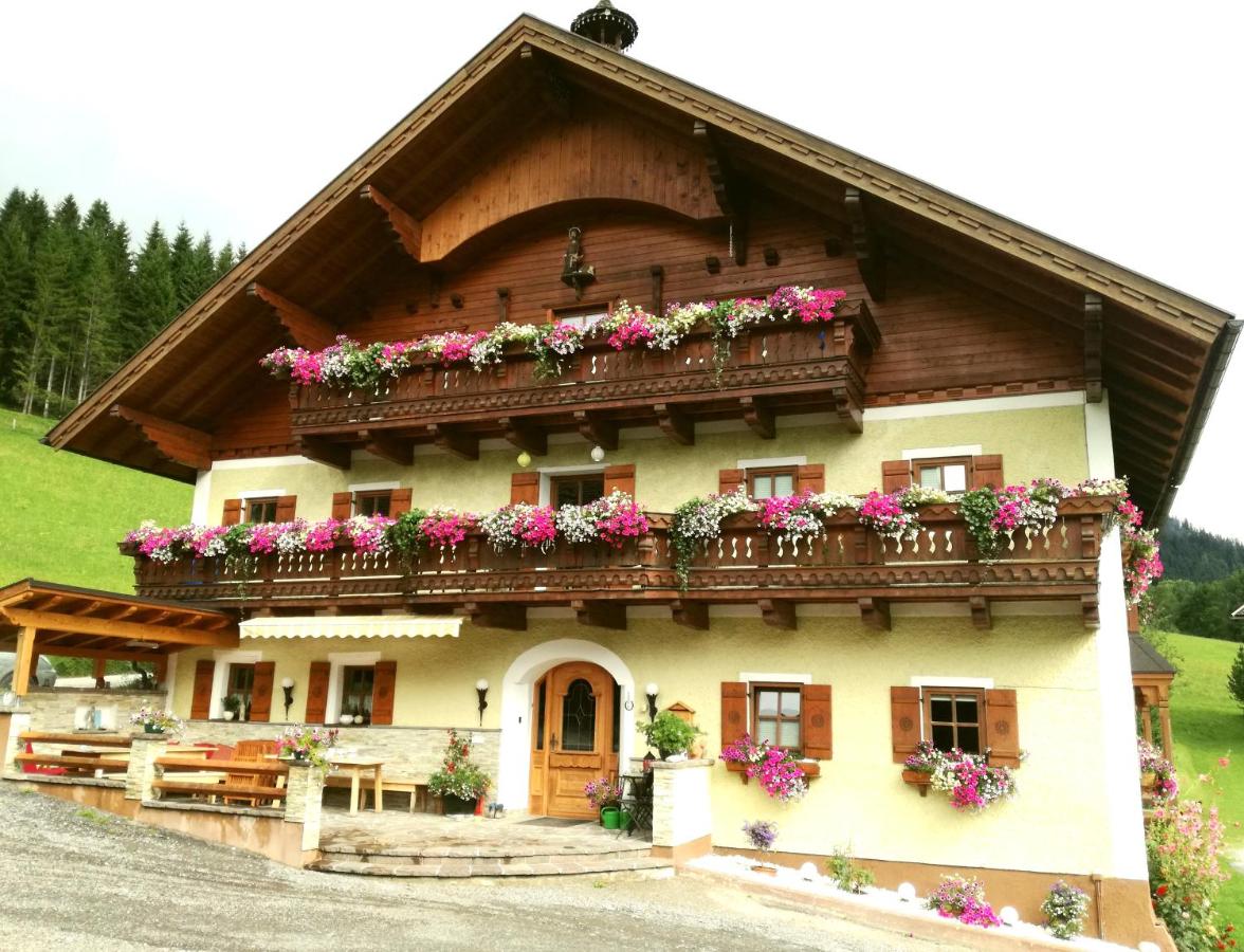 Apartment Knablhof - Bed and Breakfast St. Martin of Tennengebirge