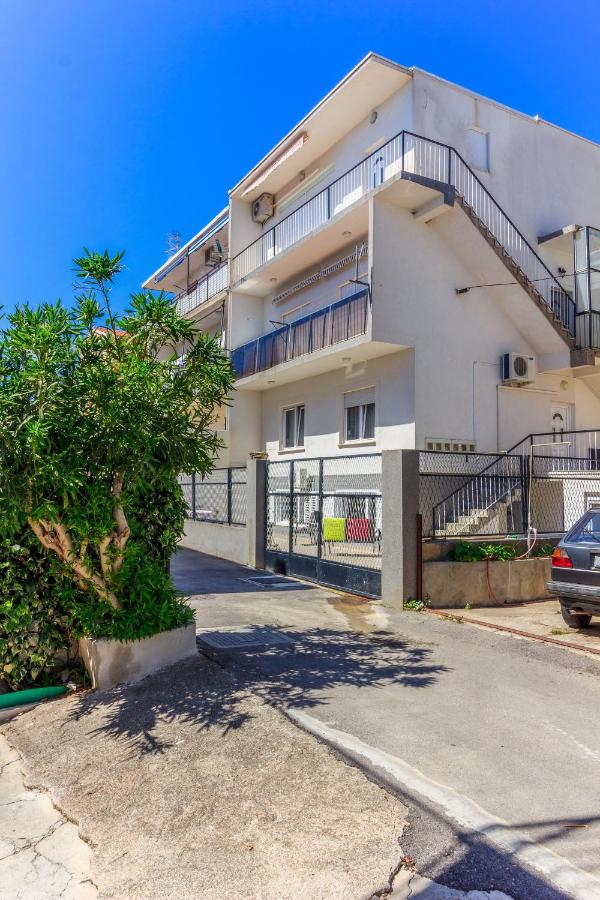Luxury Apartments Domgjoni - B&B Podstrana