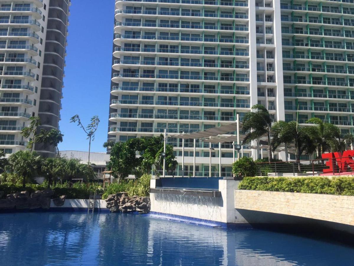 Azure Urban Beach Resort Manila by Radlett - B&B