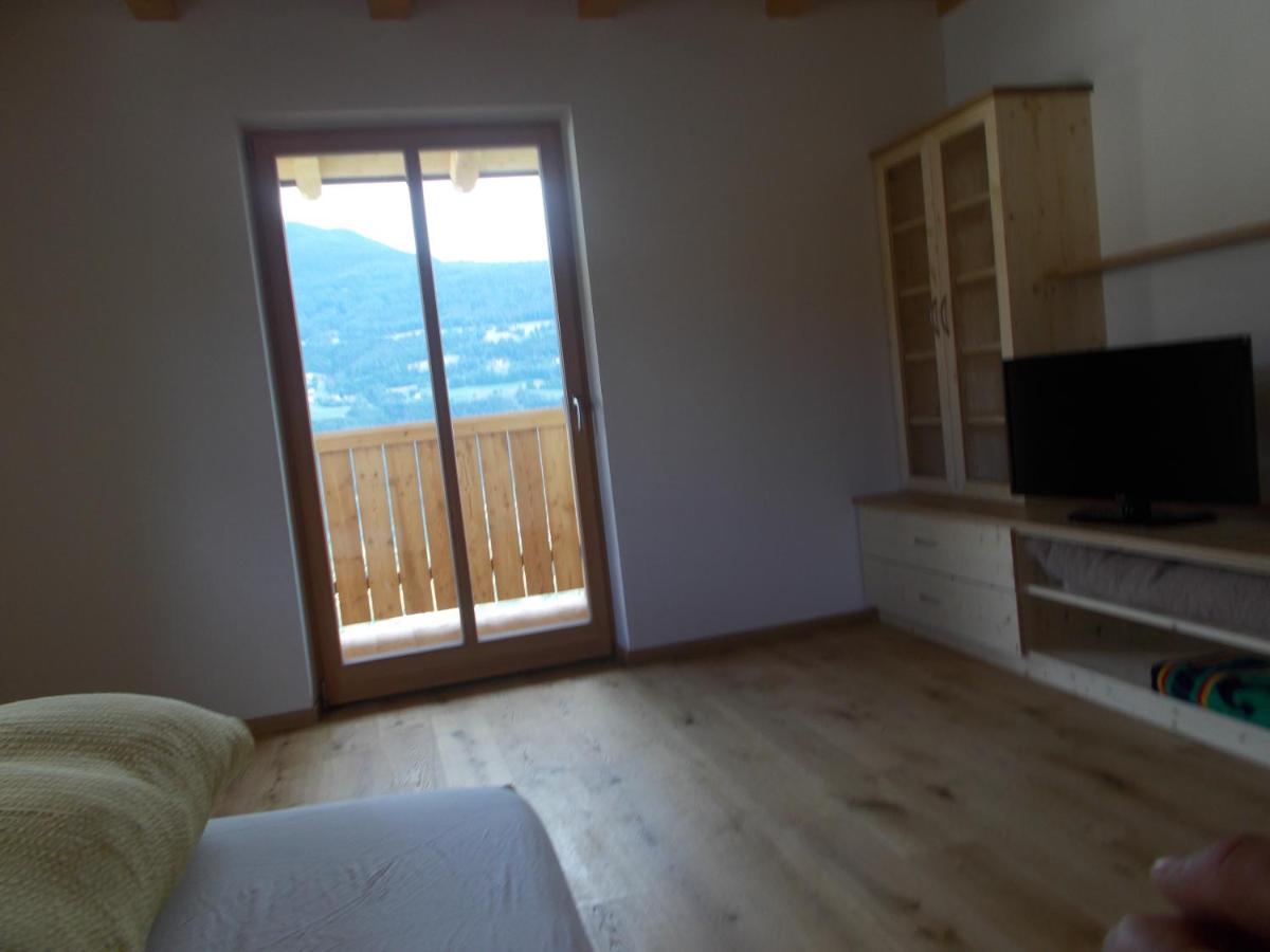 Apartment with Mountain View