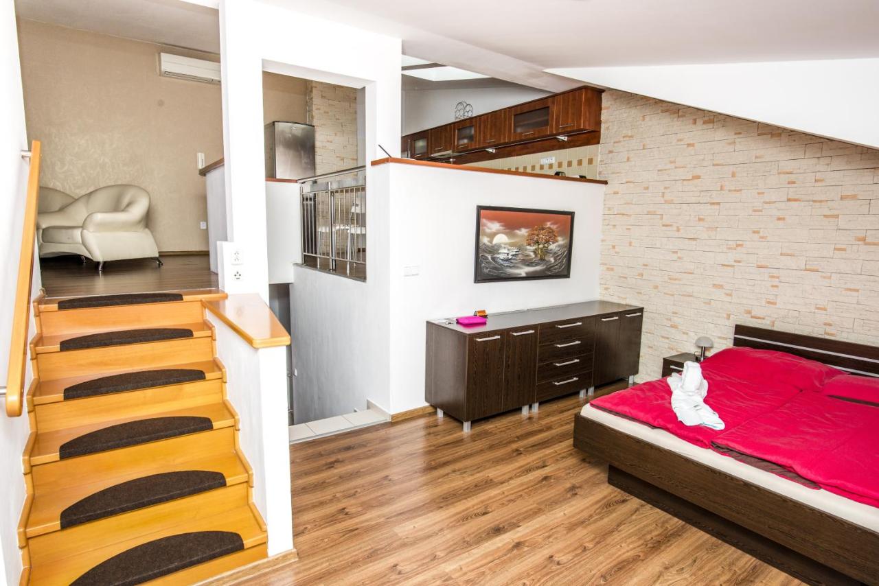 Apartment mit Terrasse