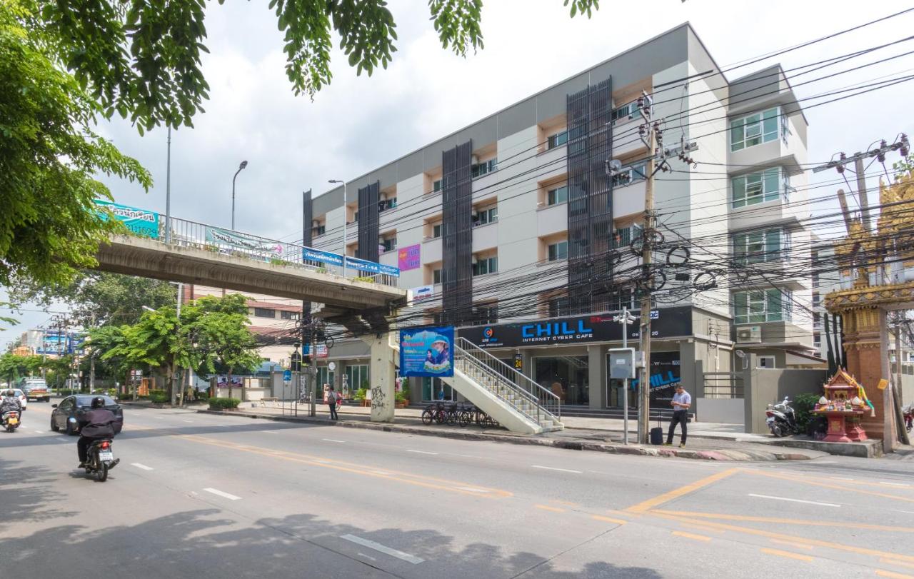 Jr Mansion On Nut Soi 25 - B&B