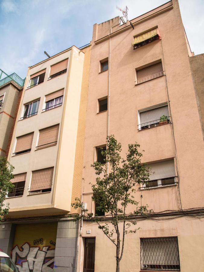 Camp Nou, Europa Fira - modern two-bedroom apartment with heating - Chambres d'hôtes L'Hospitalet de Llobregat