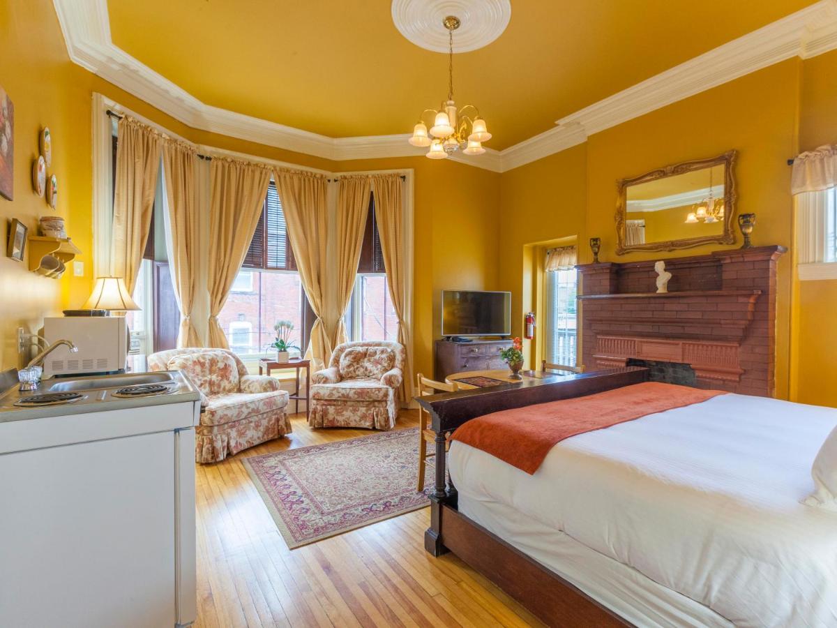 B&B Saint John - Chipman Hill Suites - Sydney Street - Bed and Breakfast Saint John