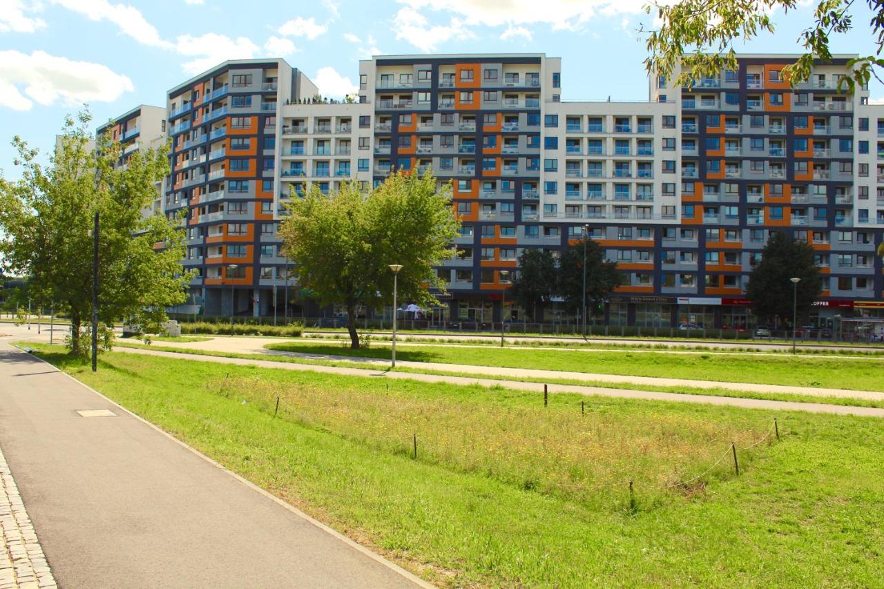 Apartamenty Metro Słodowiec, free parking Żeromskiego 1 CMKP- 5 min - B&B Varsavia