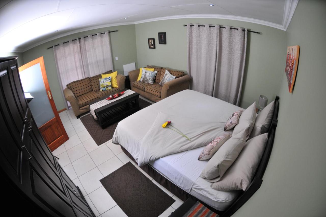 B&B Benoni - Summer Garden Guest House (The Flower Box) - Bed and Breakfast Benoni