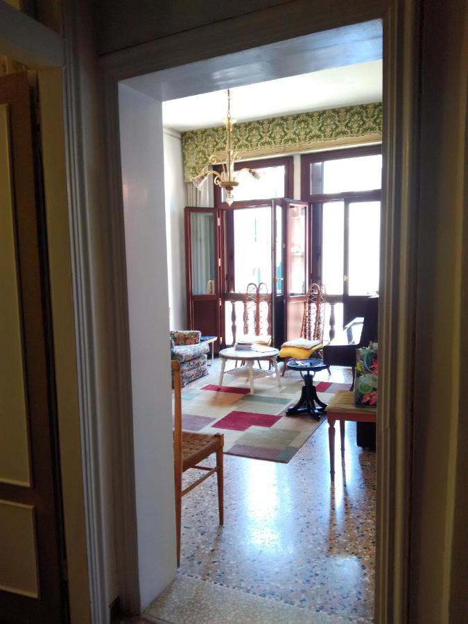 Camera Singola con Bagno in Comune