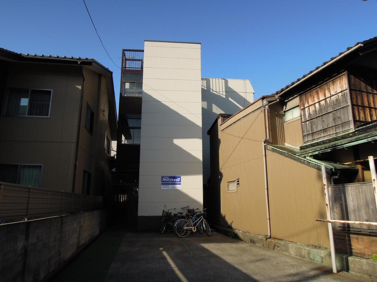 One-Bedroom Apartment - 102